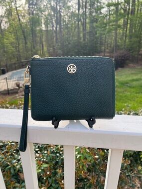 Tory Burch Pebbled Leather Wristlet in Forest Green with Gold Logo
